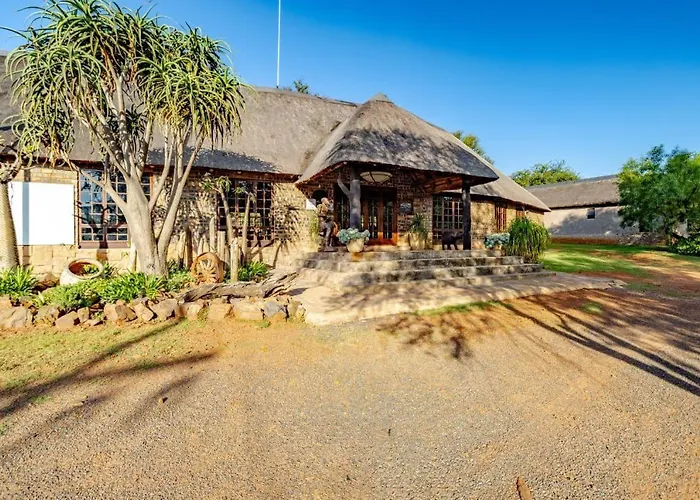 Monkey Mountain Family Lodge